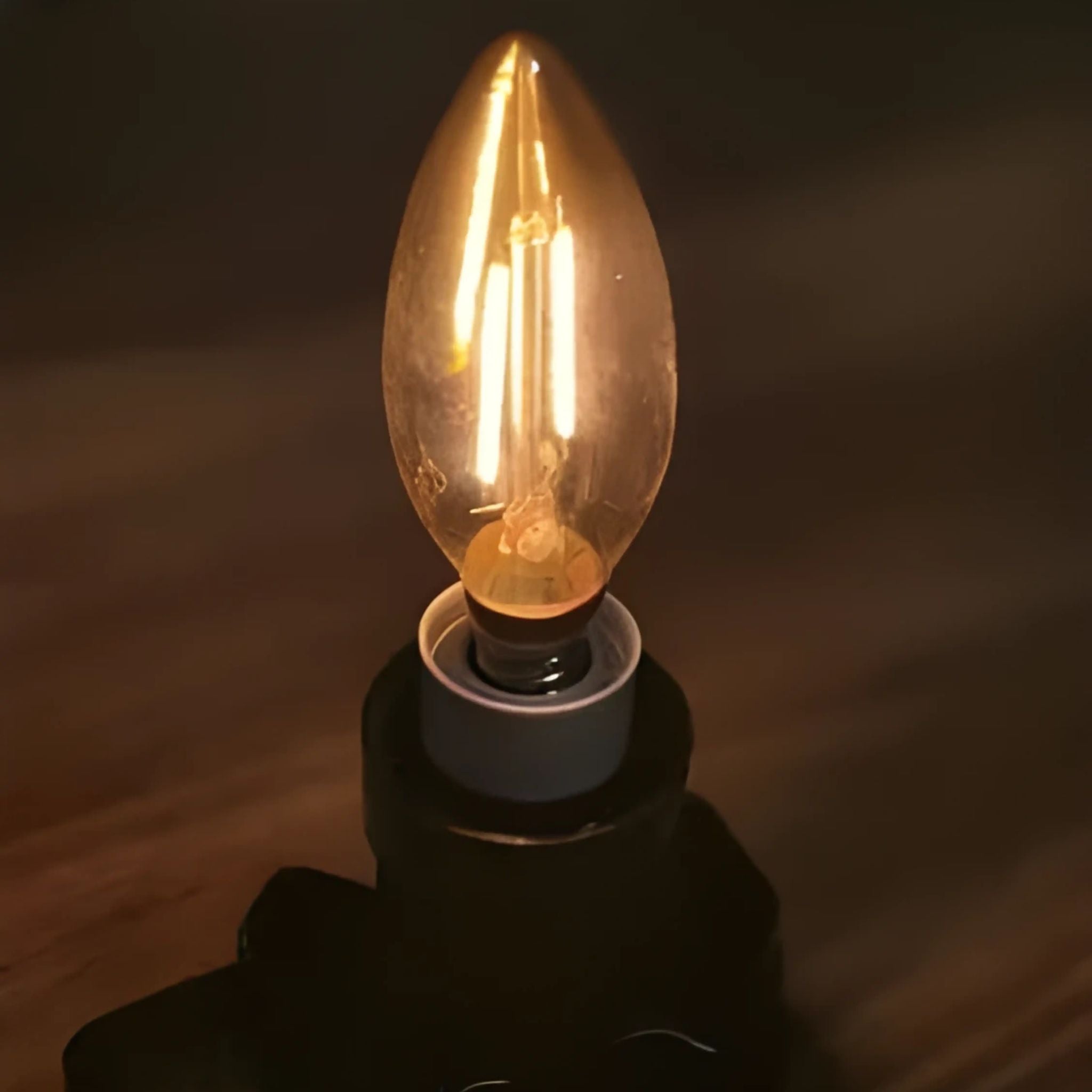 Lâmpada LED Vela Filamento Âmbar Vintage 2W (Eq. 20W) – Opus
