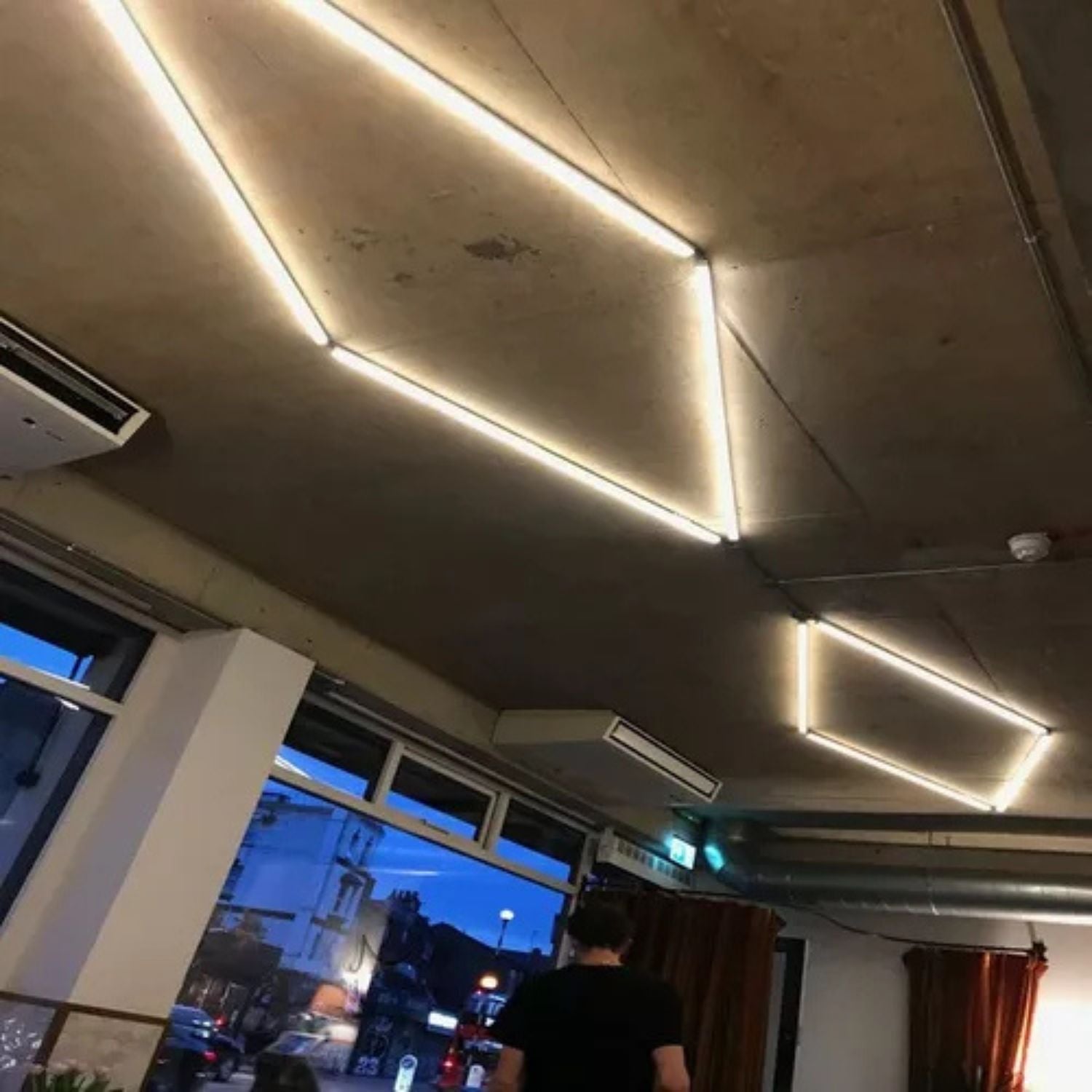 Lâmpada Tubular LED 20W - Black+Decker