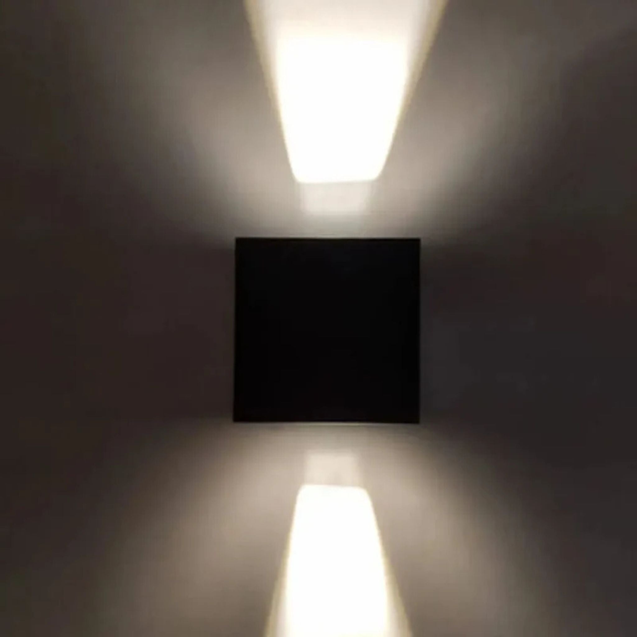 Arandela Mini Quasar Com Facho Ajustável Led - Interlight 4001