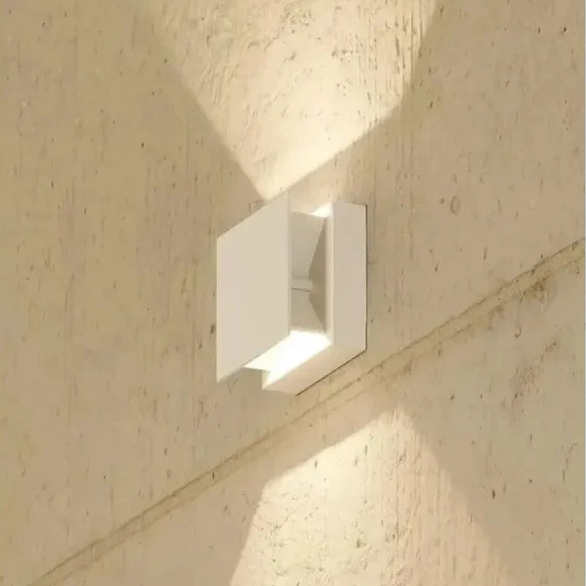 Arandela Mini Quasar Com Facho Ajustável Led - Interlight 4001