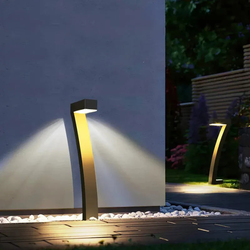 Kit-4-Luminárias-Solares-LED-para-Jardim-Luz-ambiente