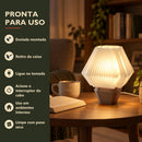 Abajur de Mesa Hexagonal com Lâmpada LED Bivolt