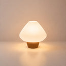 Abajur de Mesa Lotus Cônico caramelo – aceso