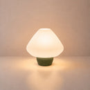 Abajur de Mesa Lotus Cônico verde oliva – aceso