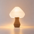 Abajur de Mesa Mona Pétala caramelo – aceso