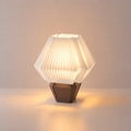 Abajur de Mesa Hexagonal marrom – aceso