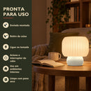Abajur de mesa pronto para uso: enviado montado, é só tirar da caixa, ligar na tomada e acionar o interruptor do cabo