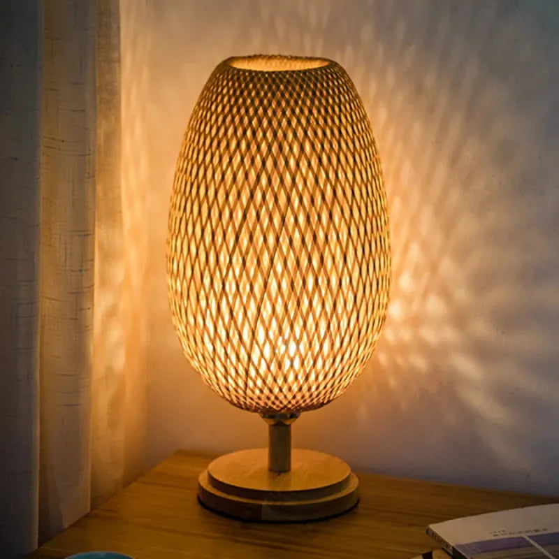 Luminária-de-Mesa-em-Rattan-Luz-ambiente